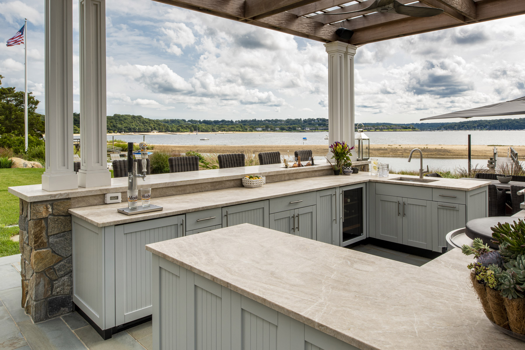 A Perfect Surface: Everything You Need to Know About Outdoor Kitchen  Countertops, Outdoor Cooking