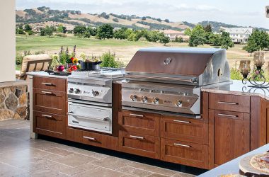 Outdoor Wood Cabinets vs. Stainless Steel Cabinets