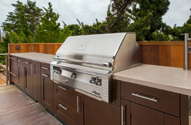 Outdoor Kitchen Trends Perfect For Entertaining This Summer