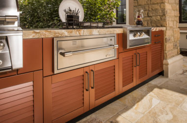 Choosing a Stainless Steel Outdoor Kitchen Door Style
