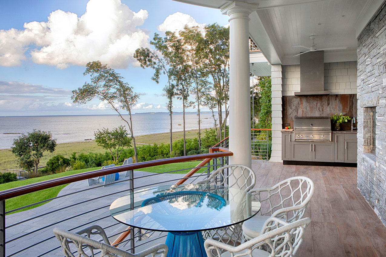Coastal Outdoor Kitchens: Designs and Tips