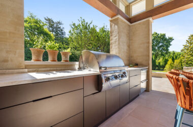 Design Inspiration: Outdoor Kitchen Color and Door Style