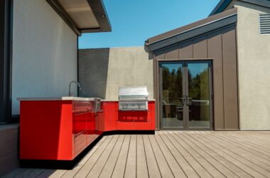 How to Choose the Perfect Color for Your Outdoor Kitchen